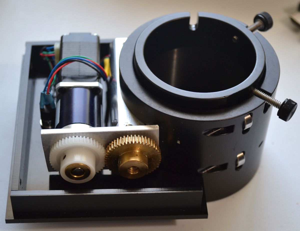 The focuser with motor installed