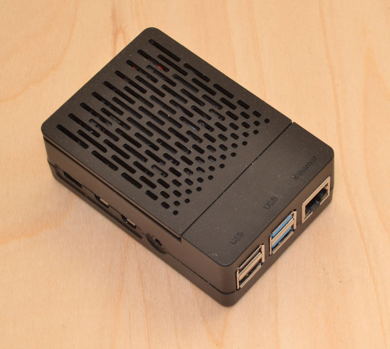 Raspberry Pi 4B in case